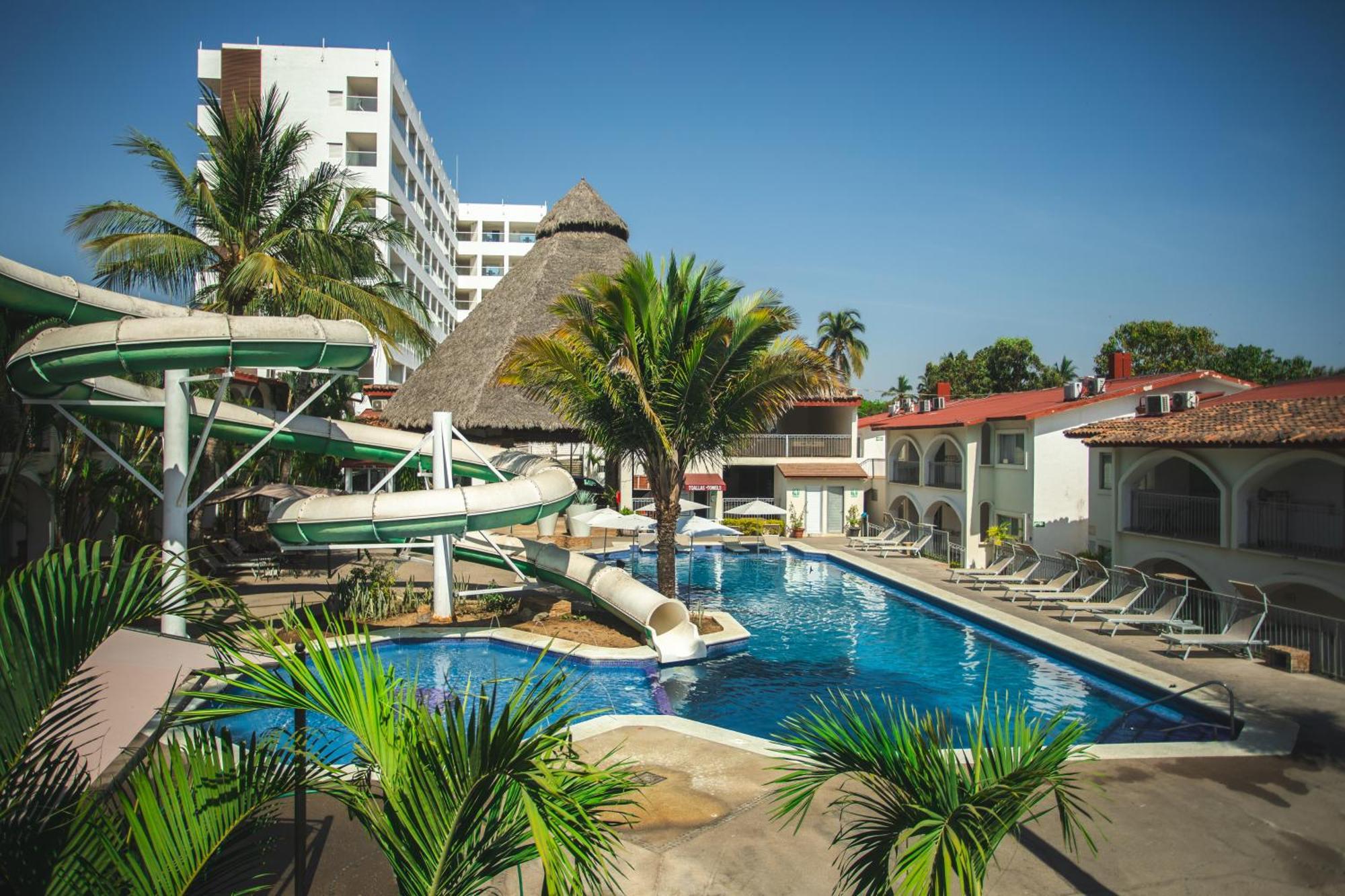 Los Picos Hotel & Suites Bucerías エクステリア 写真