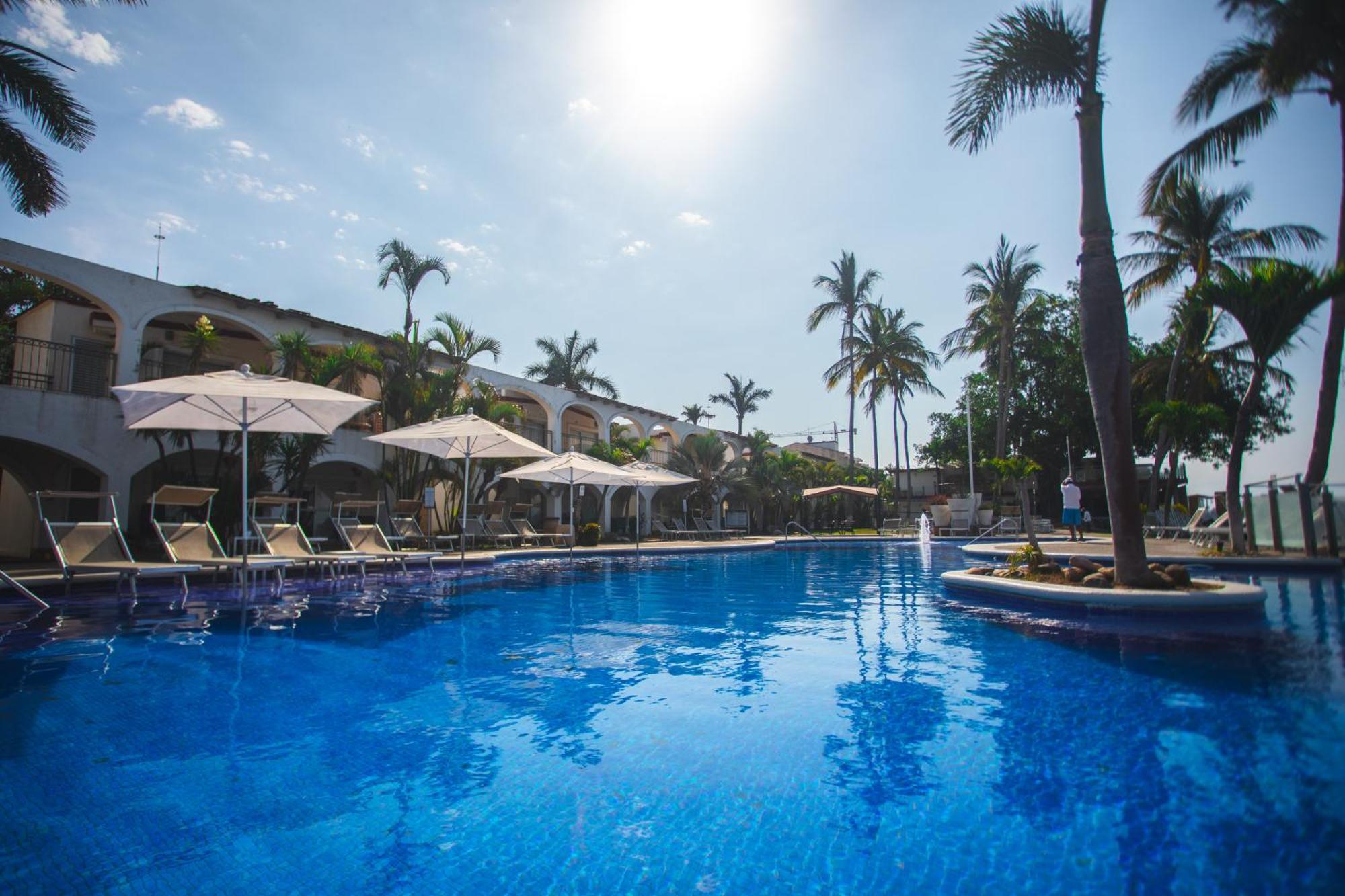 Los Picos Hotel & Suites Bucerías エクステリア 写真