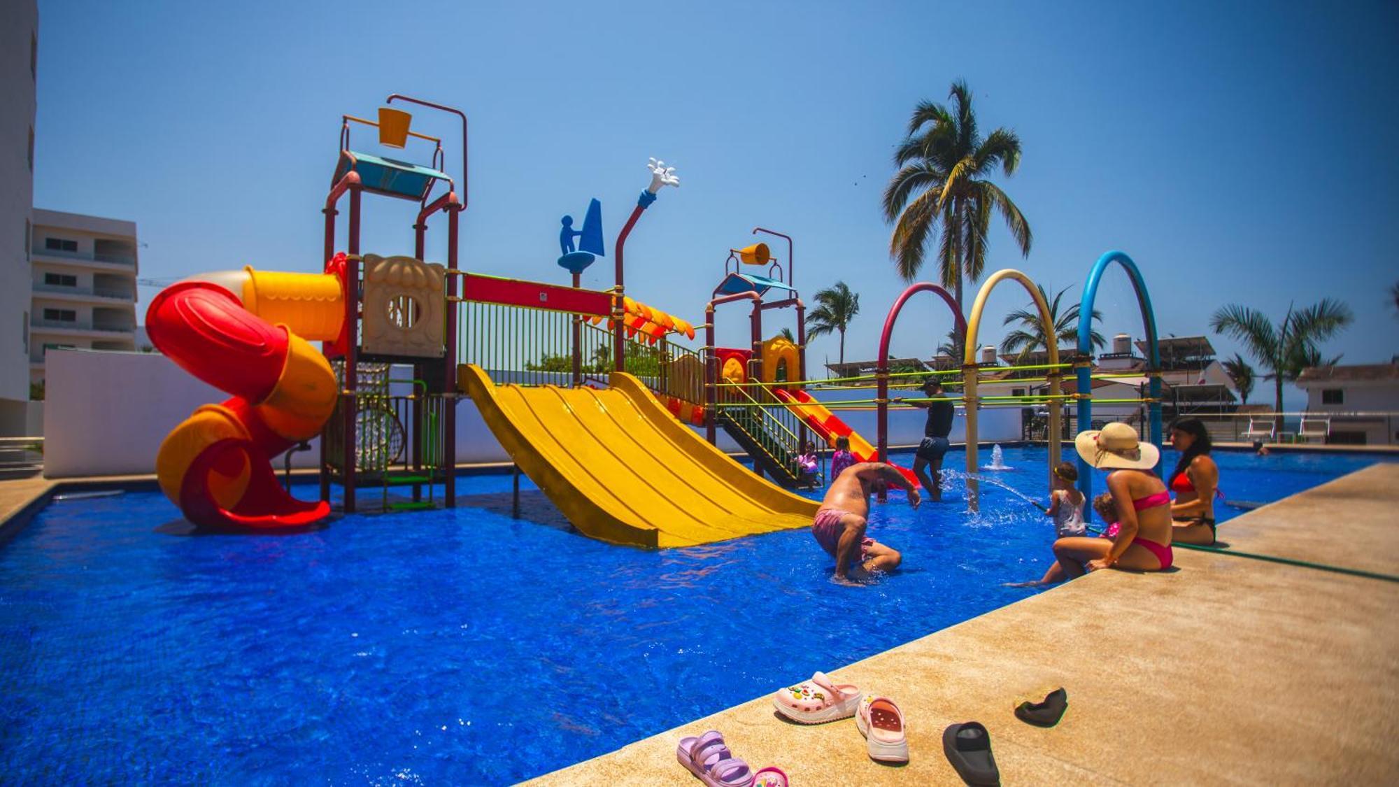 Los Picos Hotel & Suites Bucerías エクステリア 写真