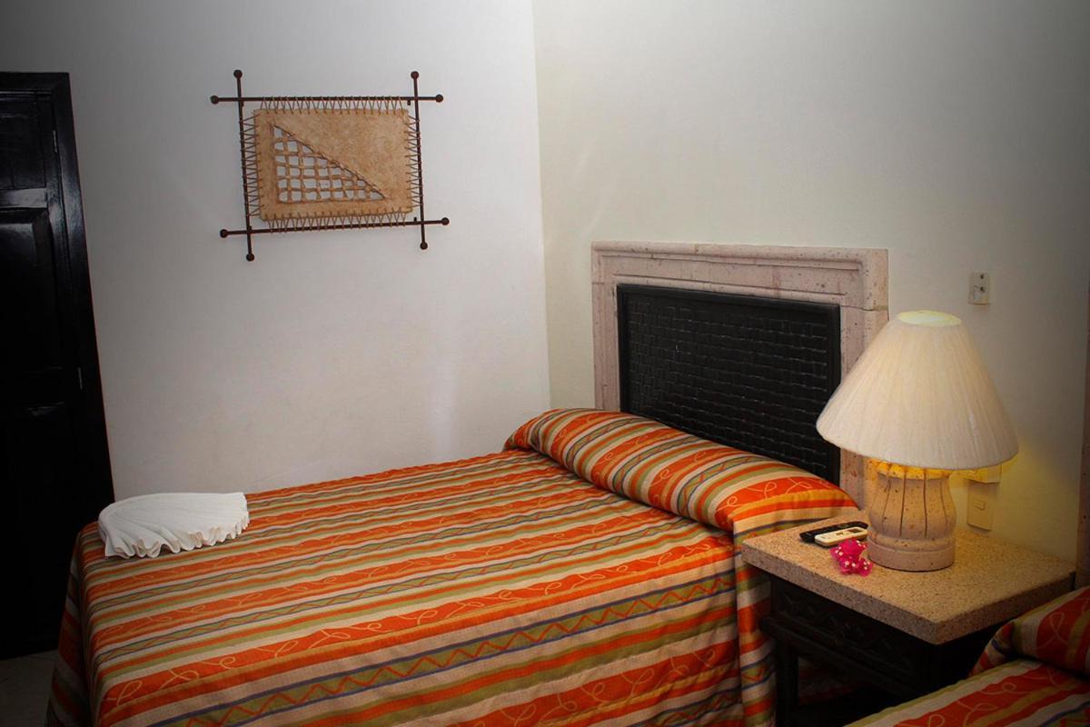 Los Picos Hotel & Suites Bucerías エクステリア 写真