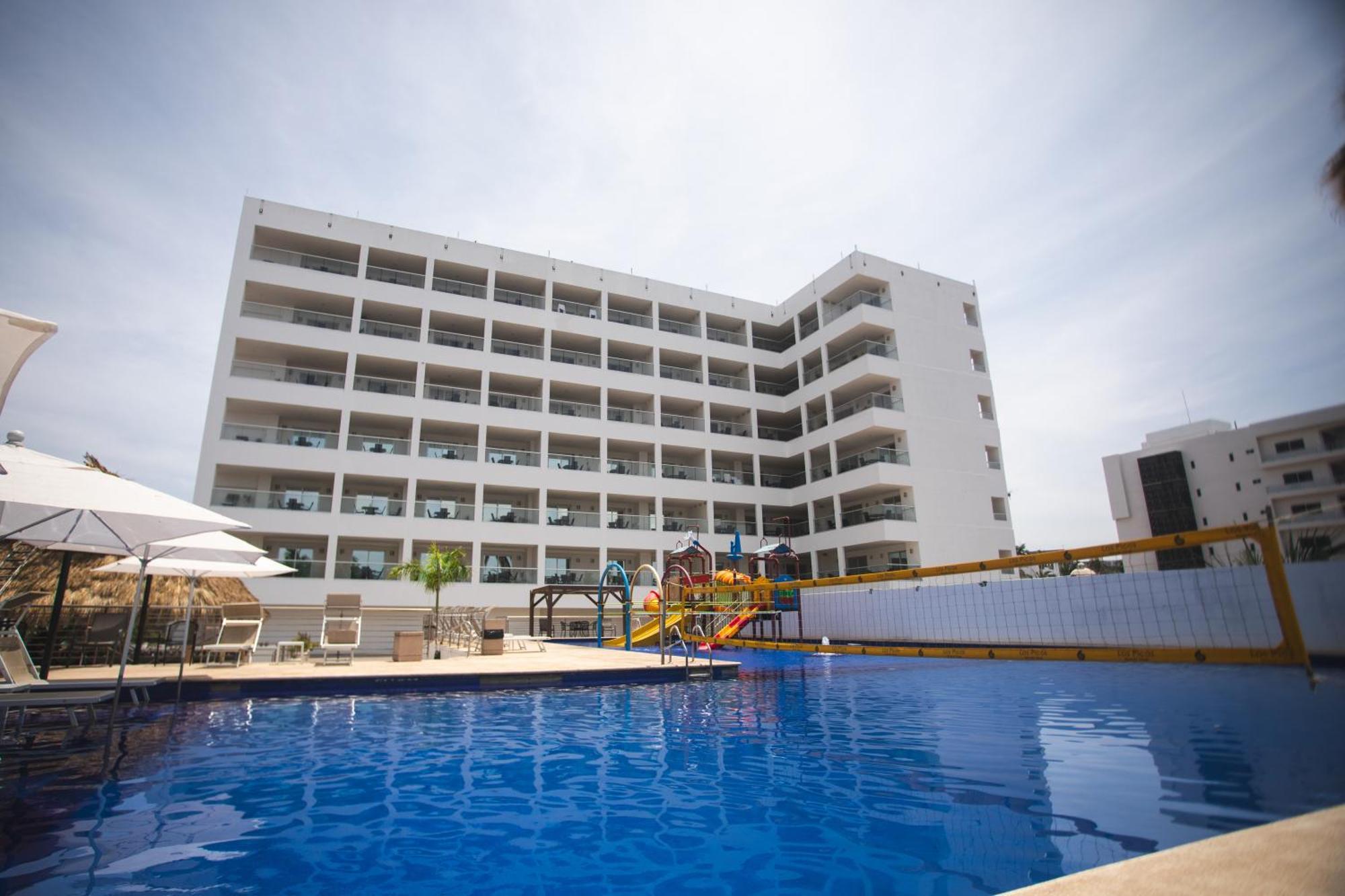 Los Picos Hotel & Suites Bucerías エクステリア 写真