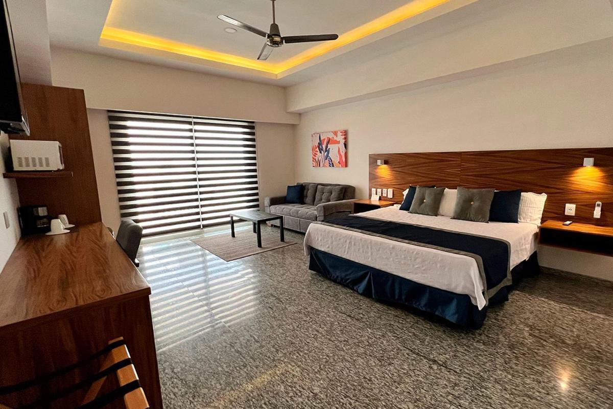 Los Picos Hotel & Suites Bucerías エクステリア 写真